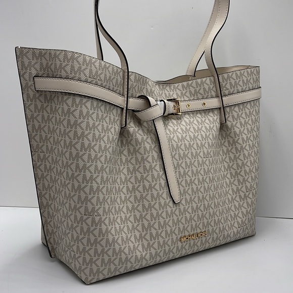 Michael Kors Emilia Large Logo Tote Bag 
COLOR LT CRM MULTI
NWT - Picture 5 of 16